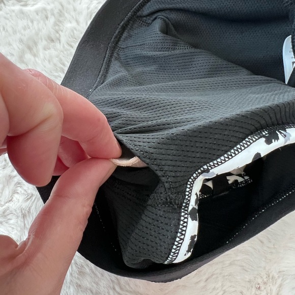 Athleta Black & White Pattern Strappy Stealth Sports Bra NWT Size XS - Picture 5 of 11